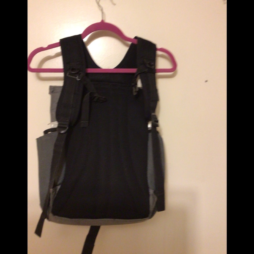 - Xbox Backpack With Some Controller And Wires - image 4